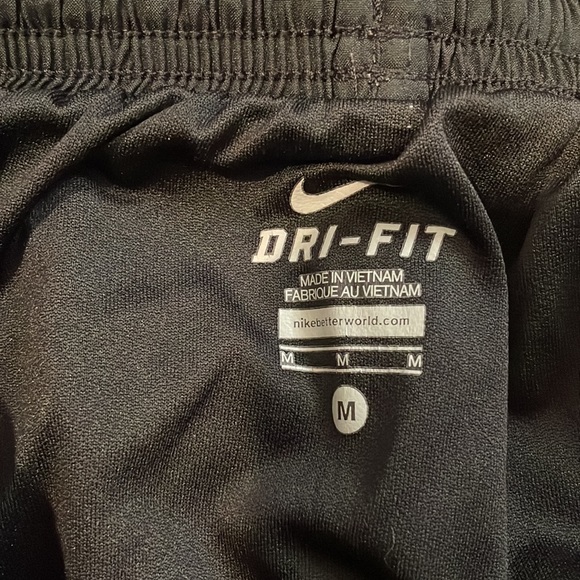 2 PAIR OF NIKE DRI FIT ATHLETIC SHORT SIZE MEDIUM WOMEN - Picture 3 of 10